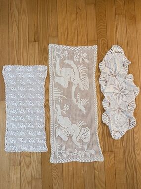 VTG Crochet/Doilies, Mixed Large Lot
